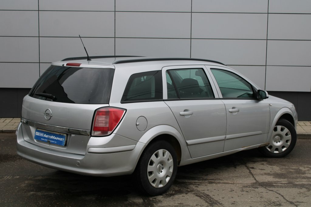 Опель универсал в москве. Opel Astra 2008 универсал.
