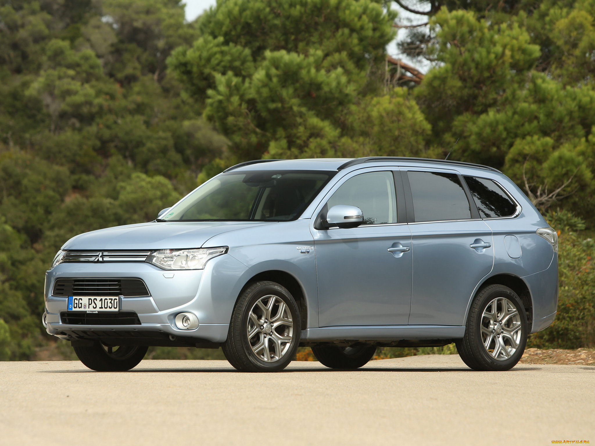 Mitsubishi outlander 14 года