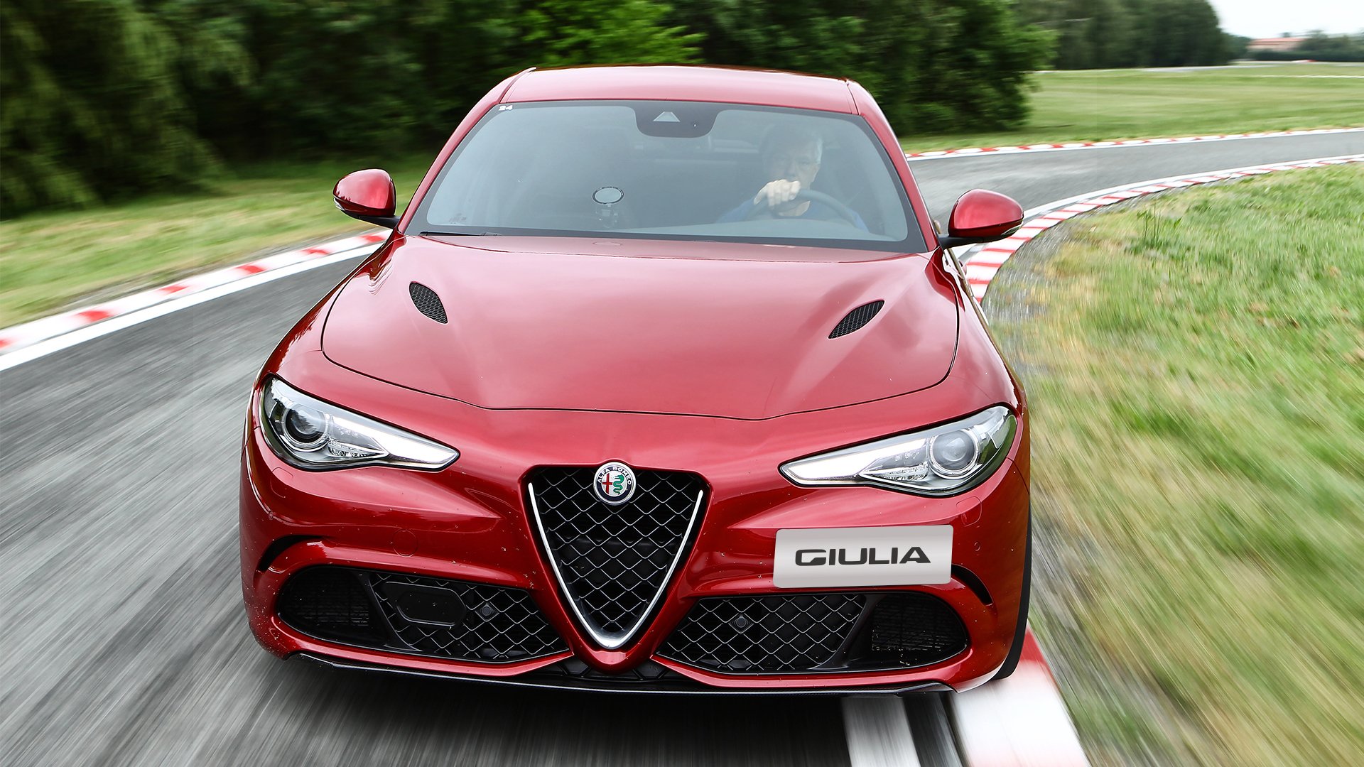 Машина Alfa Romeo Giulia