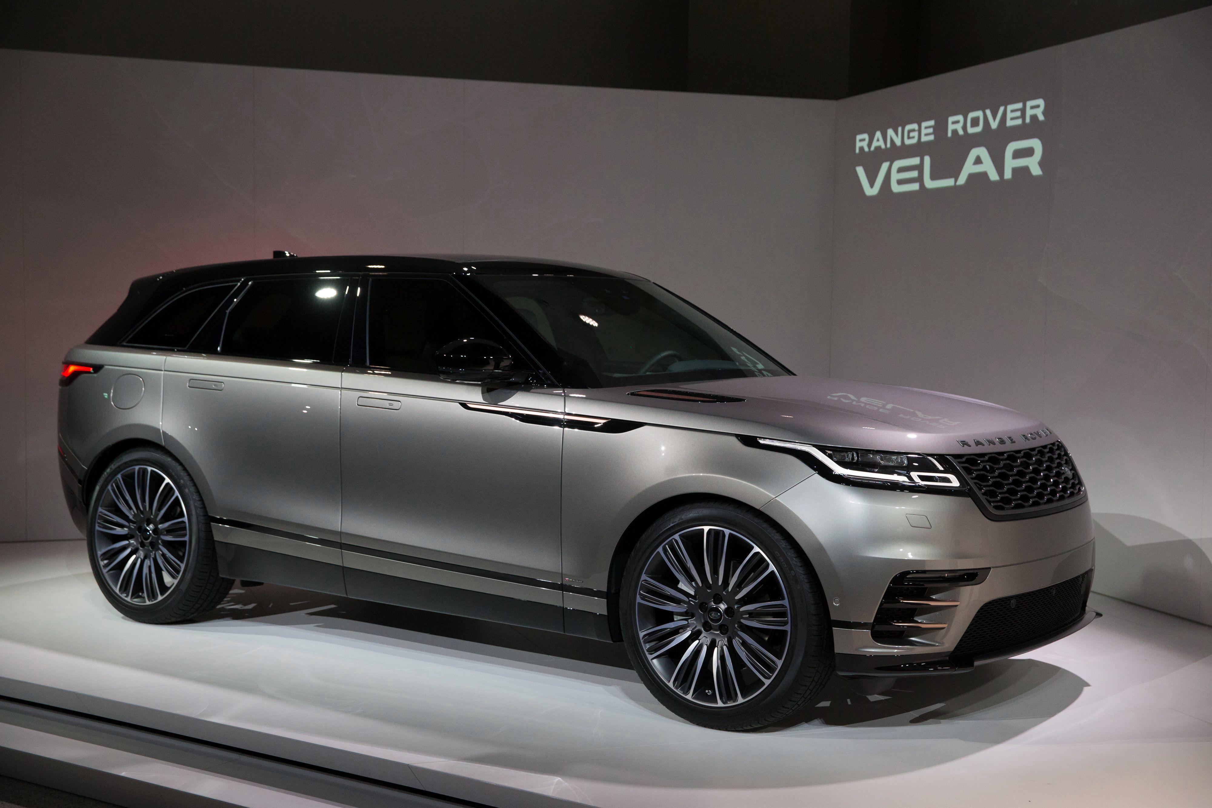 Py range. Ленд Ровер range Rover Velar. Range Rover Velar l560. Новый Рендж Ровер Велар. Range Rover Velar и range Rover.