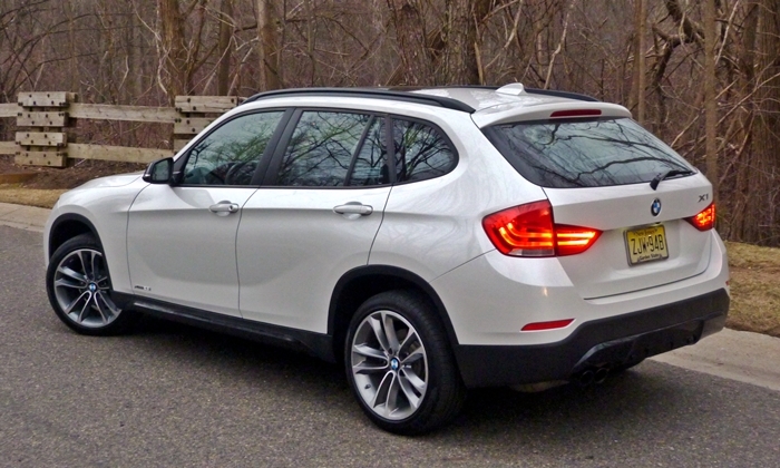 Парктроники бмв х1. BMW x1 2013. BMW х1 2013. БМВ x1 2021.